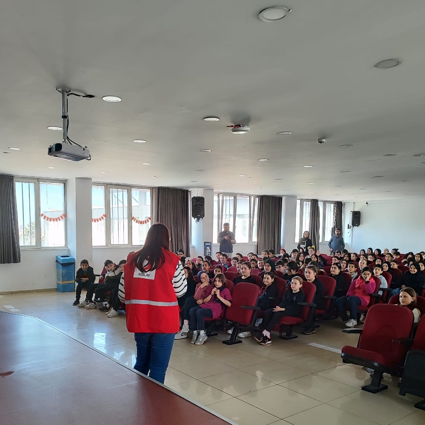 594397788 1293802286114338 1170885985646476419 N