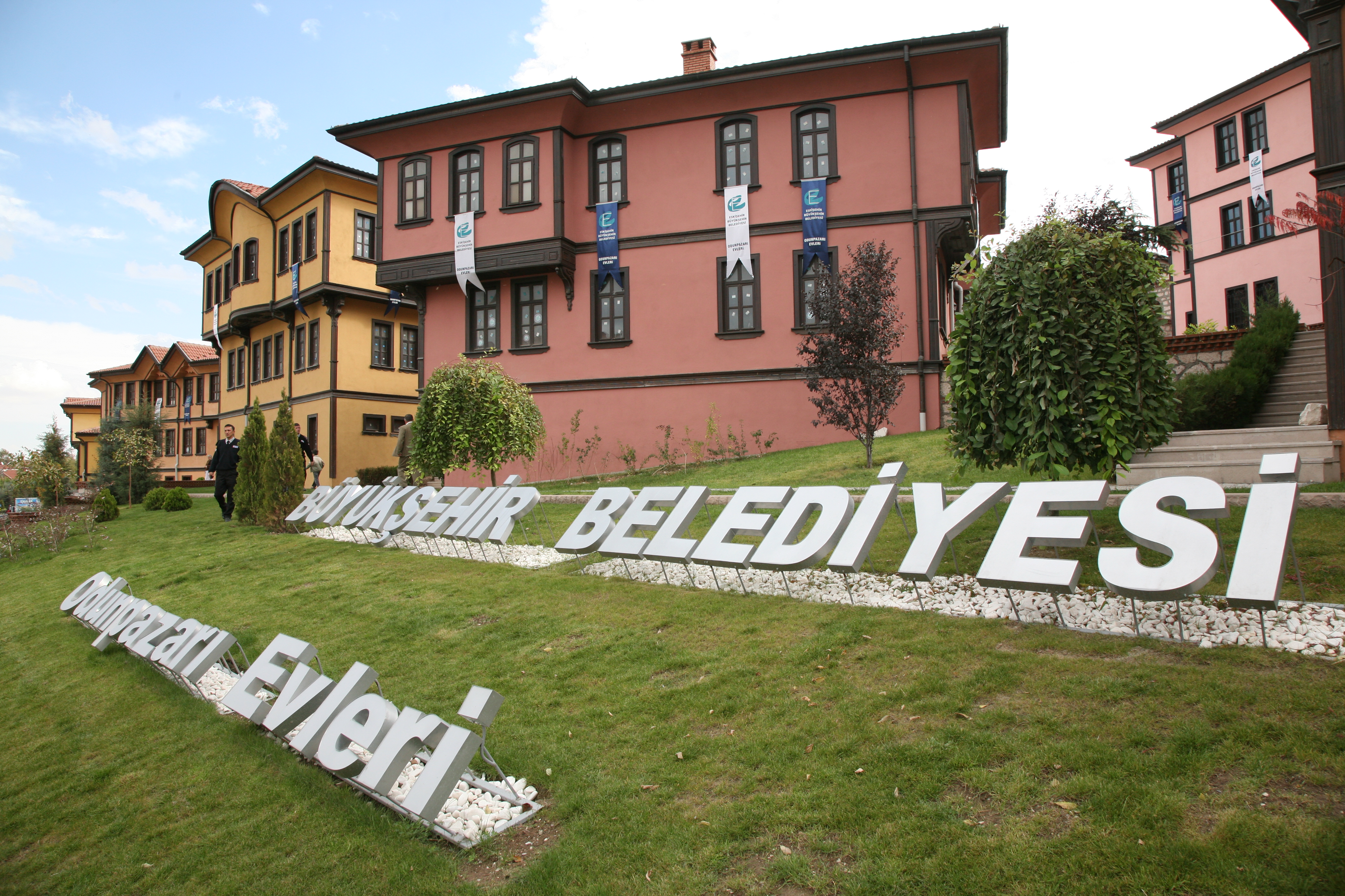 Büyükşehi̇r Beledi̇yesi̇’nden İhale Duyurusu (1)-1