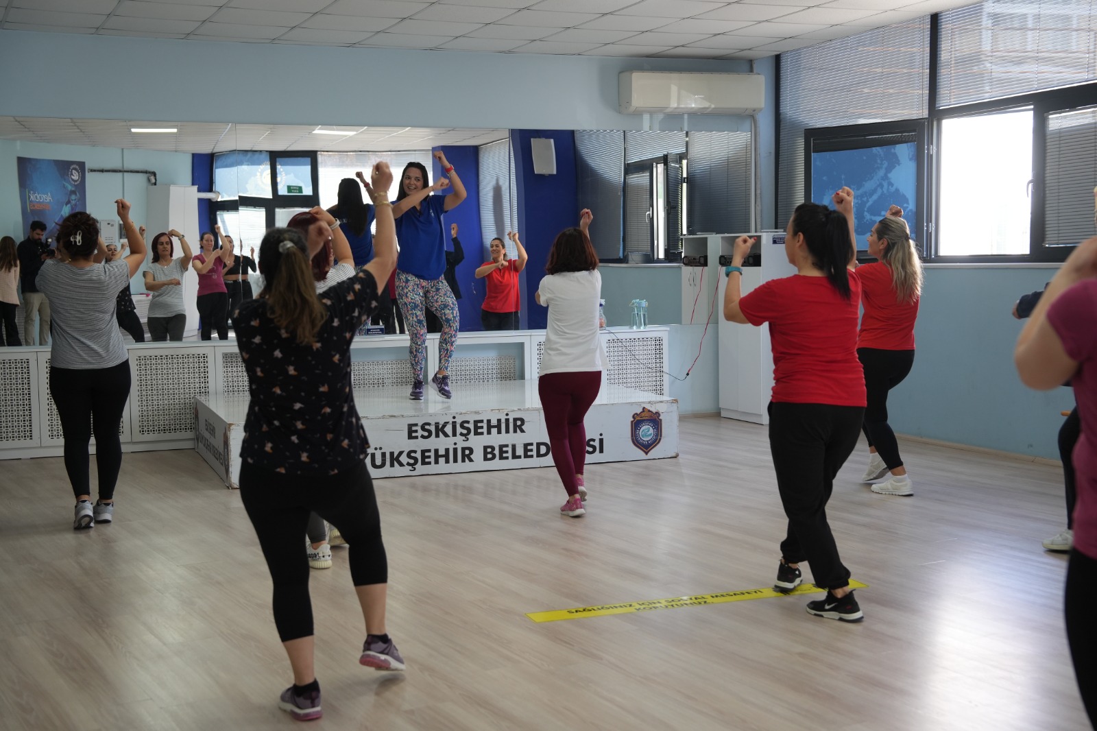 Eski̇şehi̇r Büyükşehi̇r Beledi̇yesi̇'nden Kadinlara Ücretsi̇z Eği̇ti̇m (1)