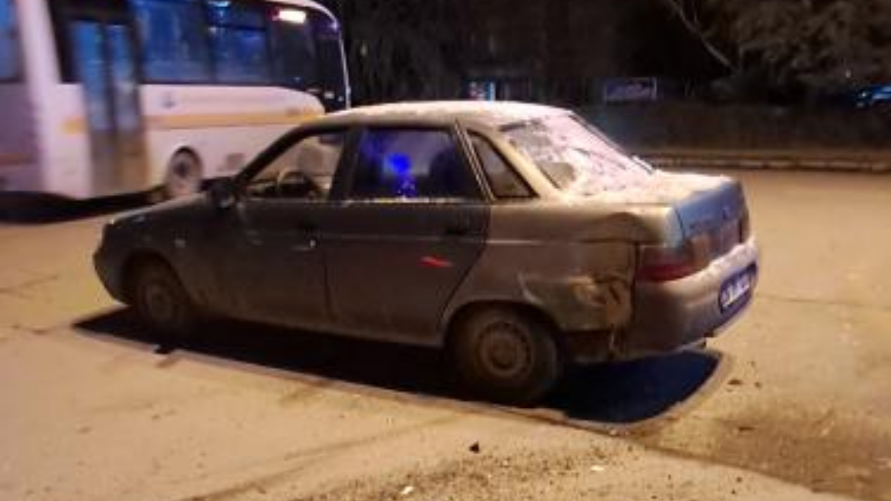 Eskişehir’de Motosiklet Otomobile Çarptı 1 Kişi Yaraland
