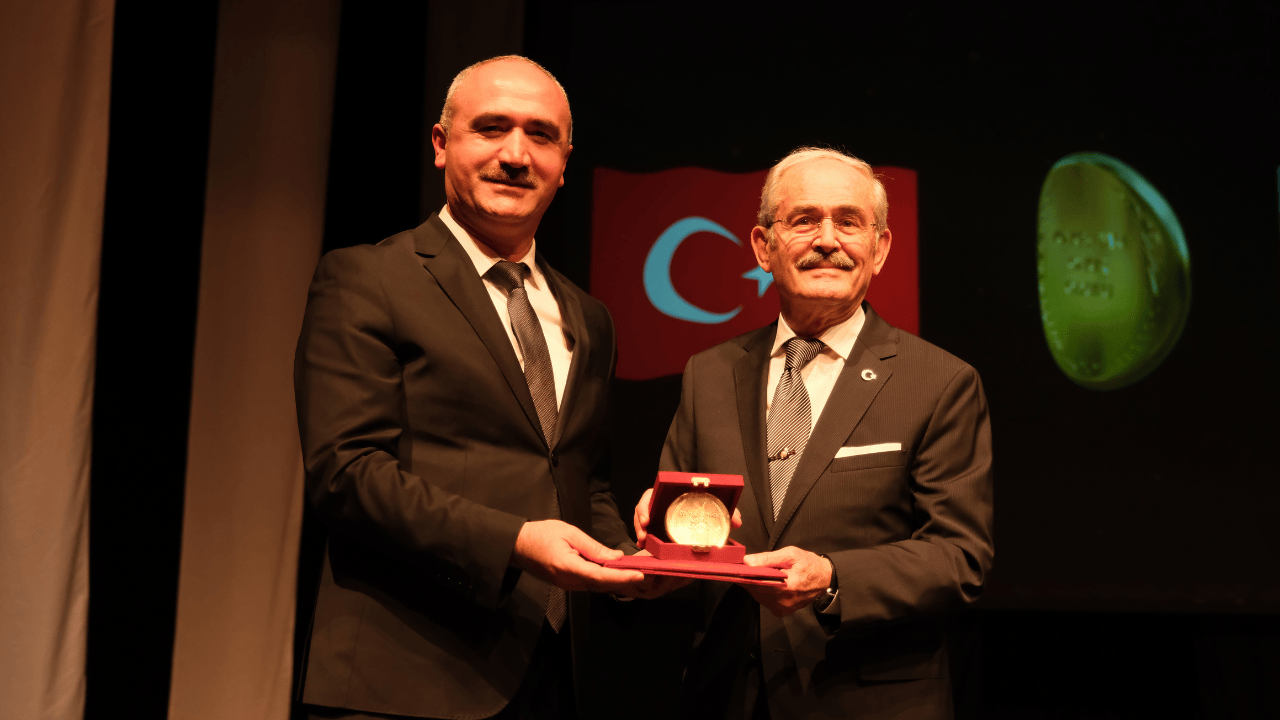 Eskişehir'de Yunus Emre Onur Ödülleri Sahiplerini Buldu (3)