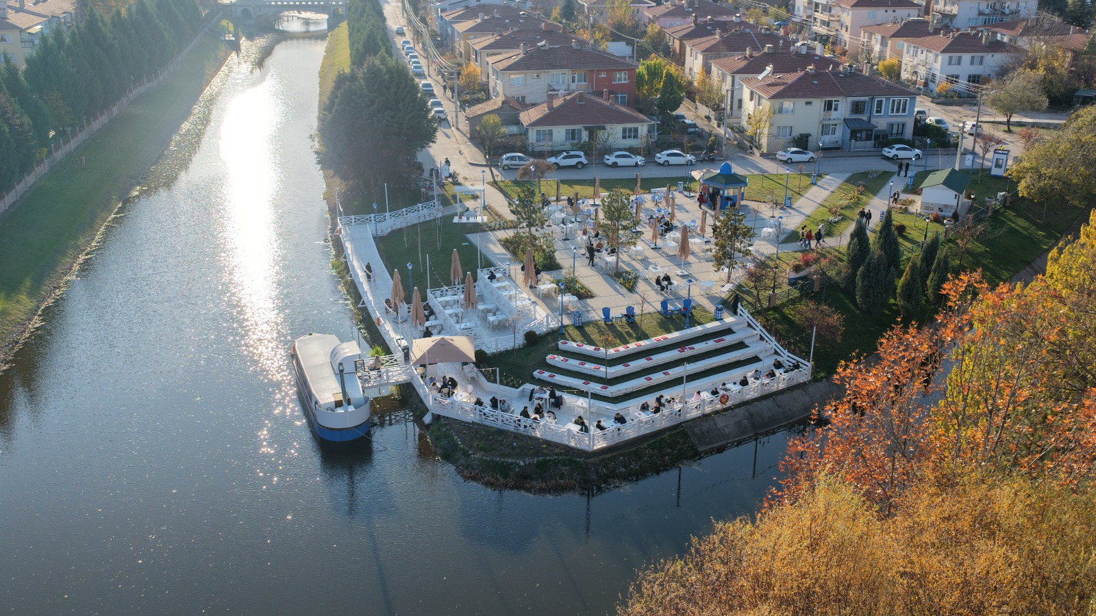 Eski̇şehi̇r’i̇n Yeni̇ Gözdesi̇ İskele26, Balik Dürümle Lezzeti̇ Taçlandirdi (9)