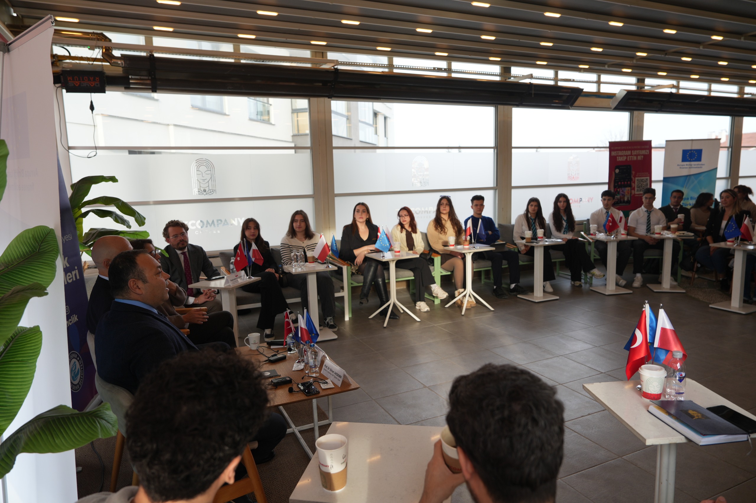 Gençler Avrupa Gündemi̇ni̇ Büyükelçi̇lere Soruyor (2)