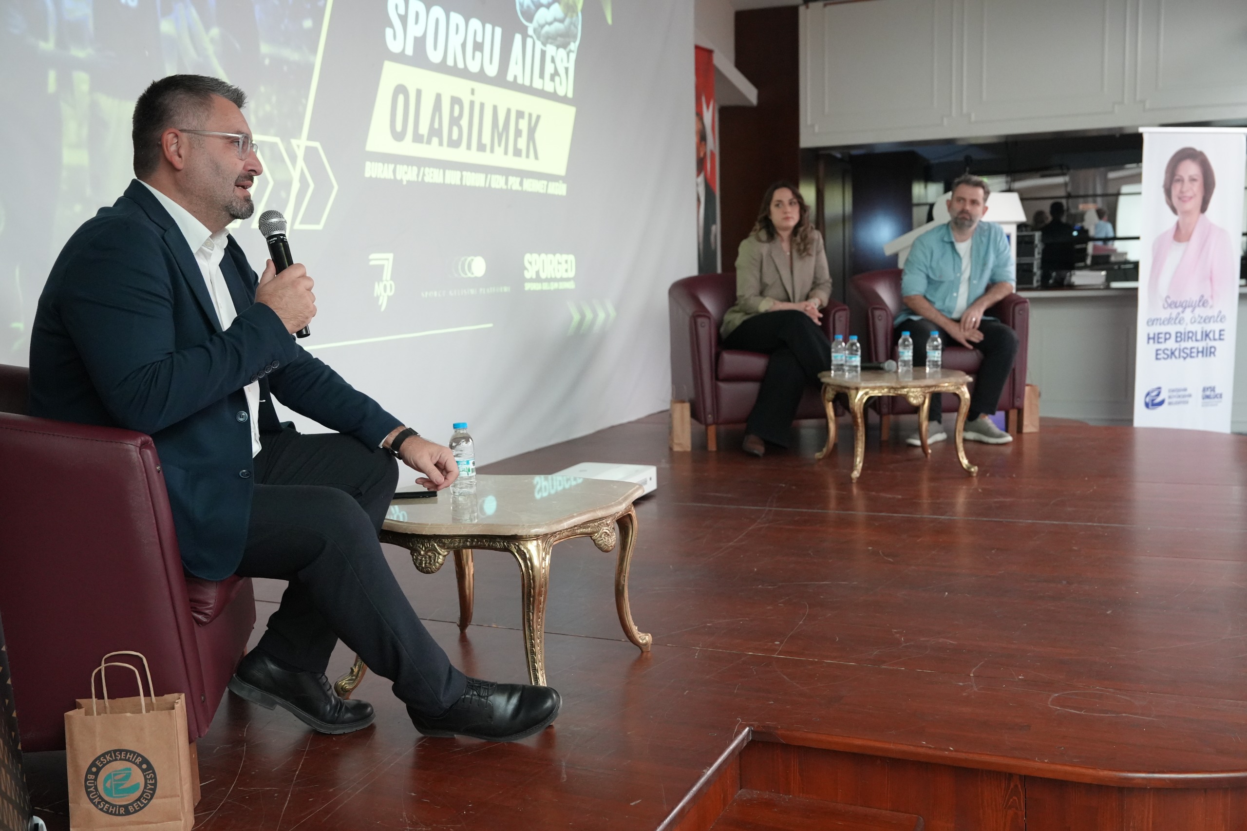 Sporun Kalbi̇ Bu Kez Ai̇leler İçi̇n Atti (3)