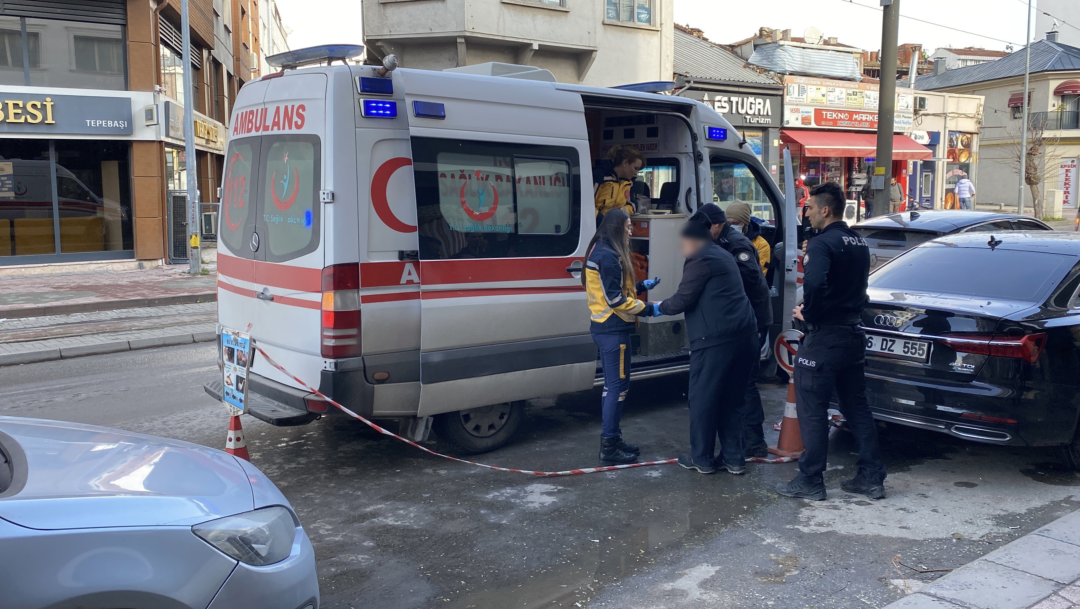 Tedaviyi Reddeden Alkollü Adam, Ben Suç Mu Işledim Diyerek Gözyaşı Döktü (1)