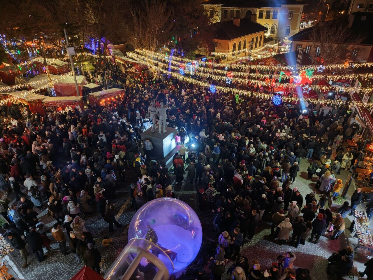 500 Bin Ziyaretçi, 7 Gün, Tek Meydan Odunpazarı Yeni Yıl Pazarı Rekor Kırdı (1)