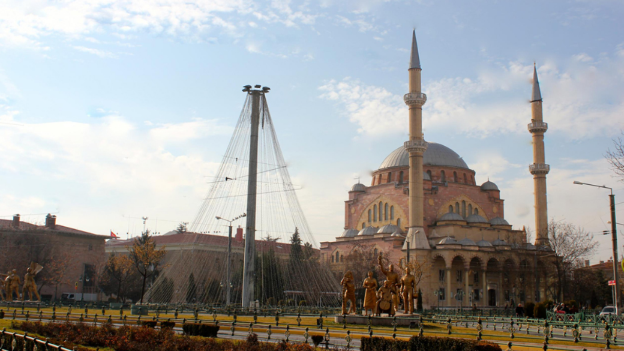 Asırlık Eskişehir Reşadiye Camii’nin Yıllar Önceki Görüntüsü Şaşırttı