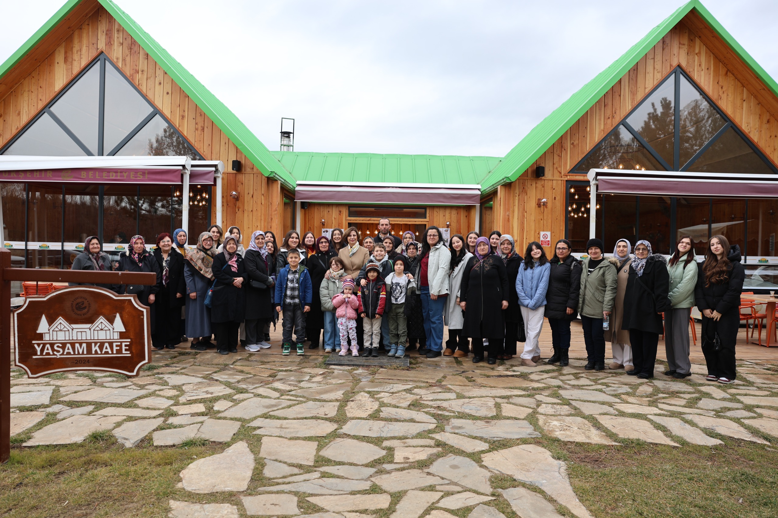 Başkan Ünlüce “Kadinlarin Yüzü Gülerse Bi̇zi̇m De Güler” (1)