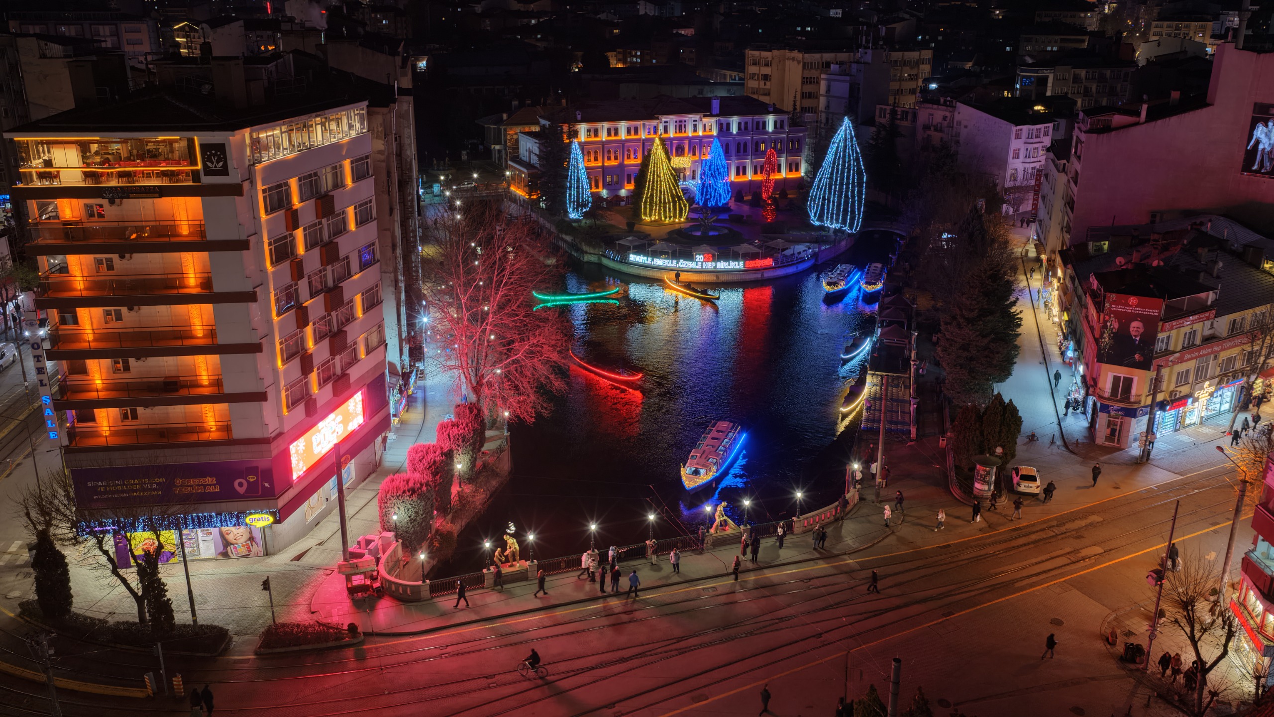 Eski̇şehi̇r 2026’Ya Işil Işil Merhaba Dedi̇ (26)