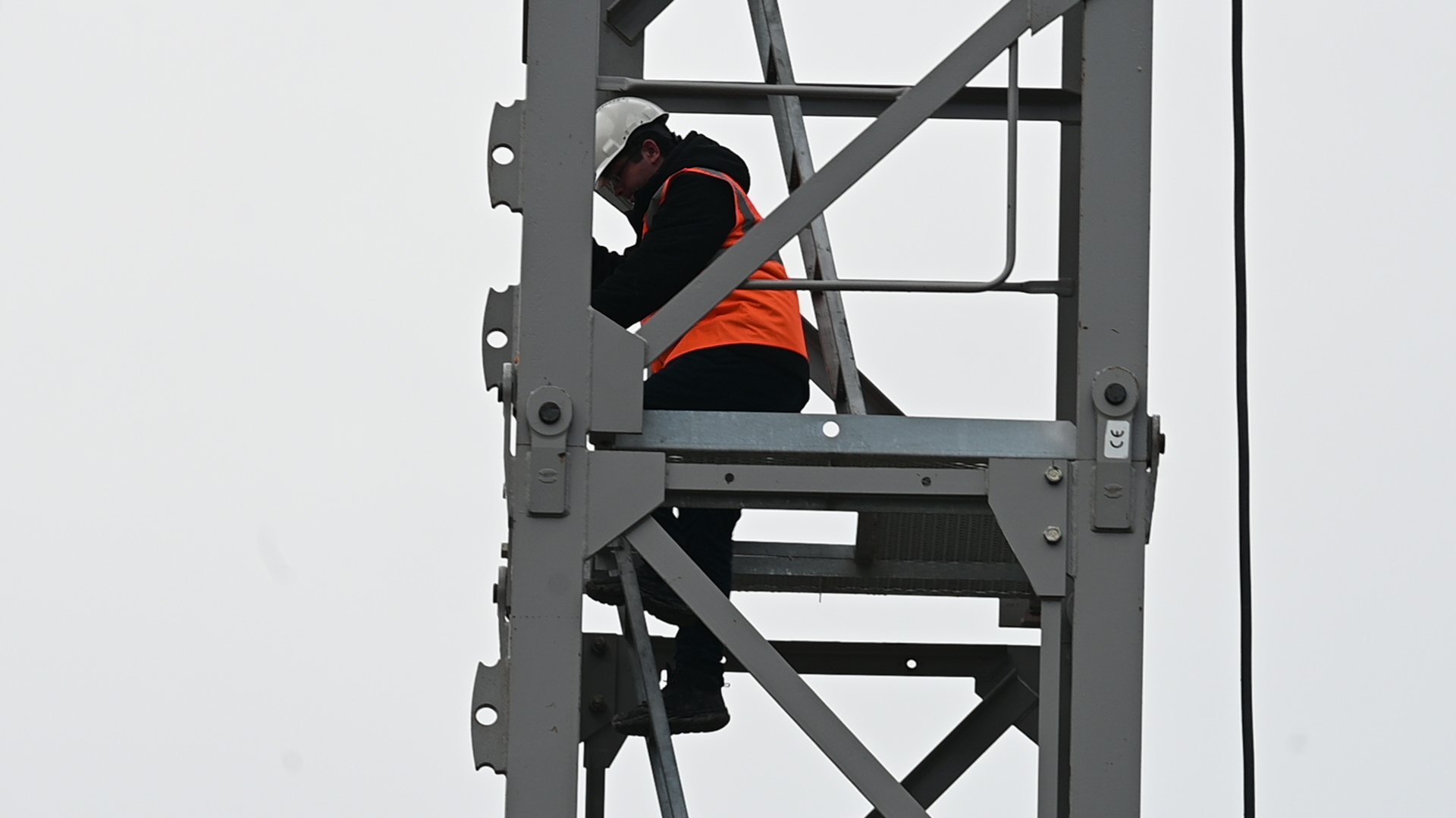 Eskişehir'de Gençler Yüksek Maaş Hayaliyle Yola Çıkıyor İlk Günden Pes Ediyorlar (2)