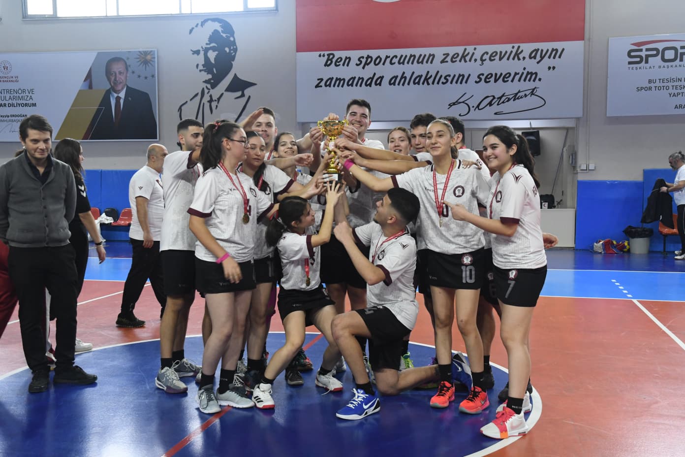 Korfbol Şampiyon