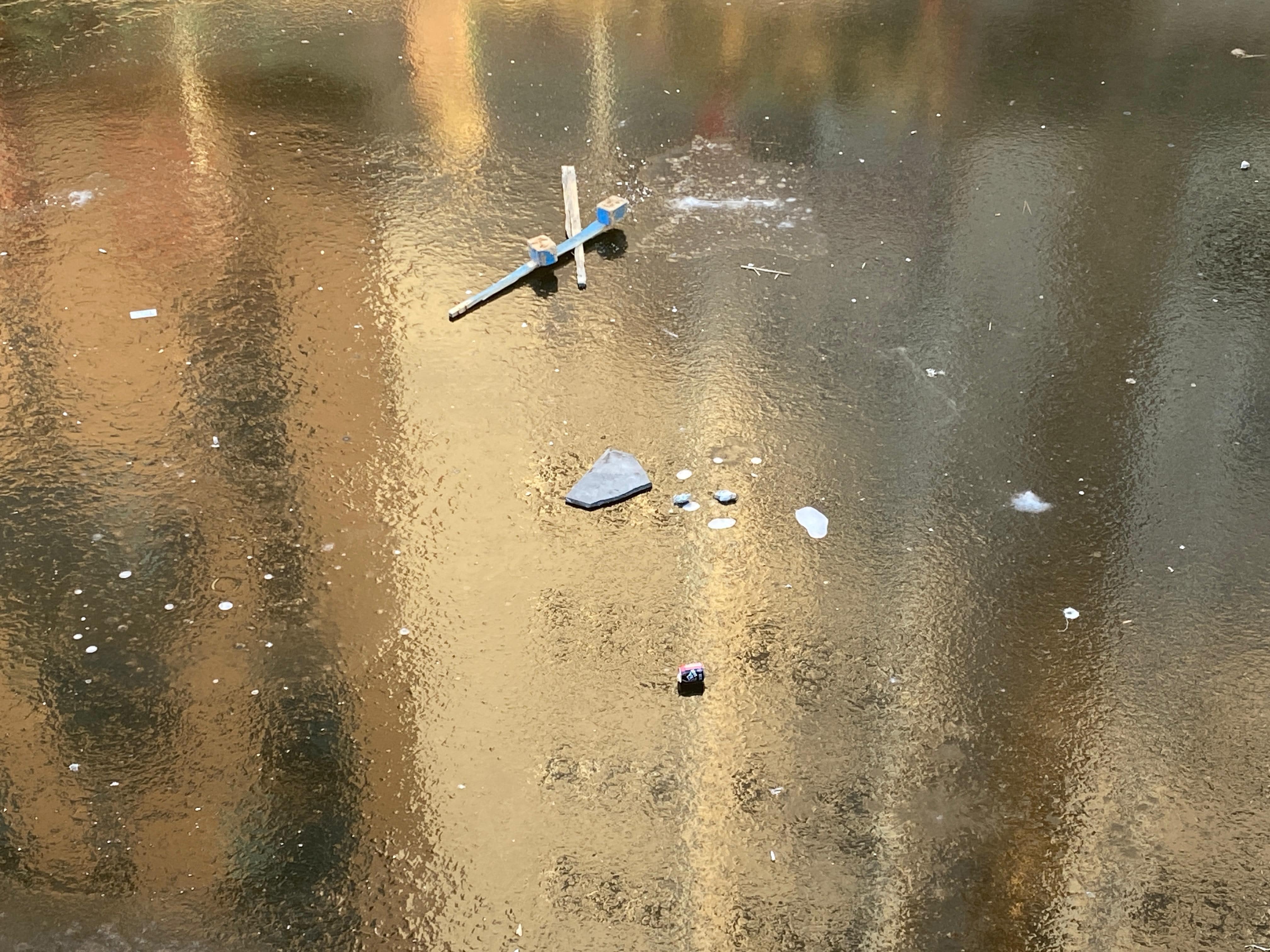 Porsuk Çayı'nın Buz Tutan Yüzeyi Çöple Kaplanmaya Başladı (3) Min