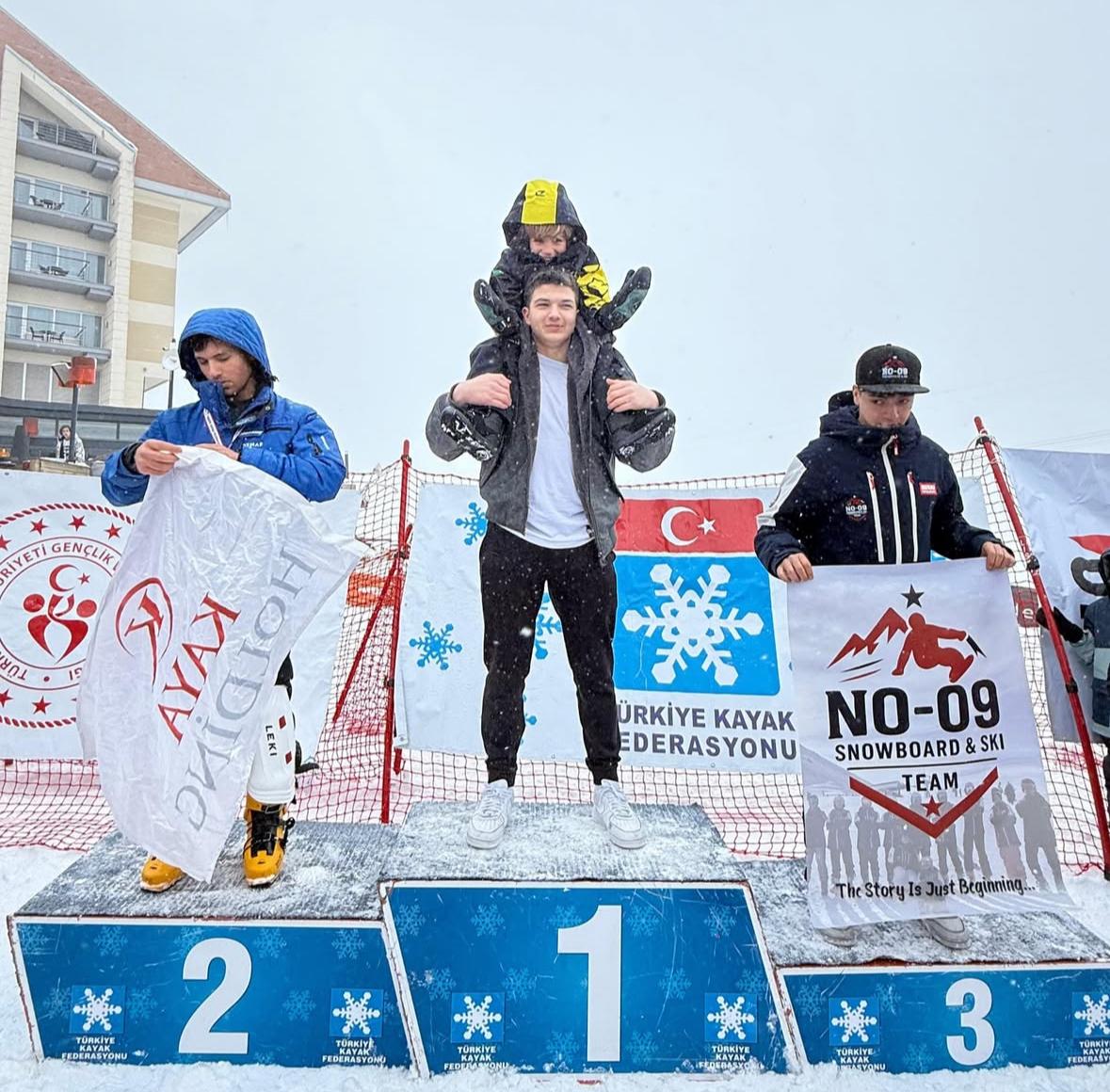 Snowboard Yarışları Madalyaa
