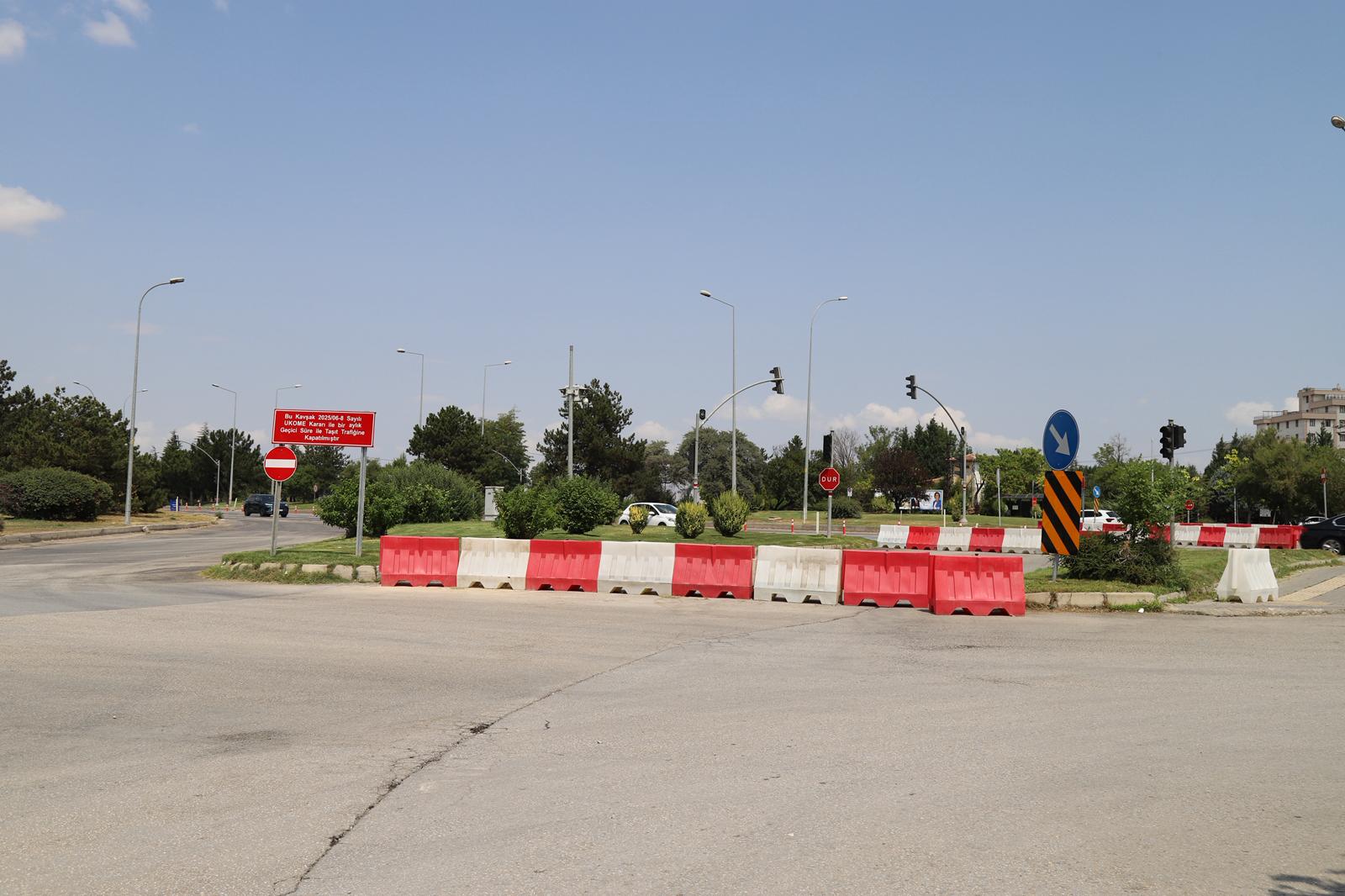 Tepebaşi Kavşaği’nin Kapatilma Süresi̇ 24 Ni̇san’a Kadar Uzatildi (1)