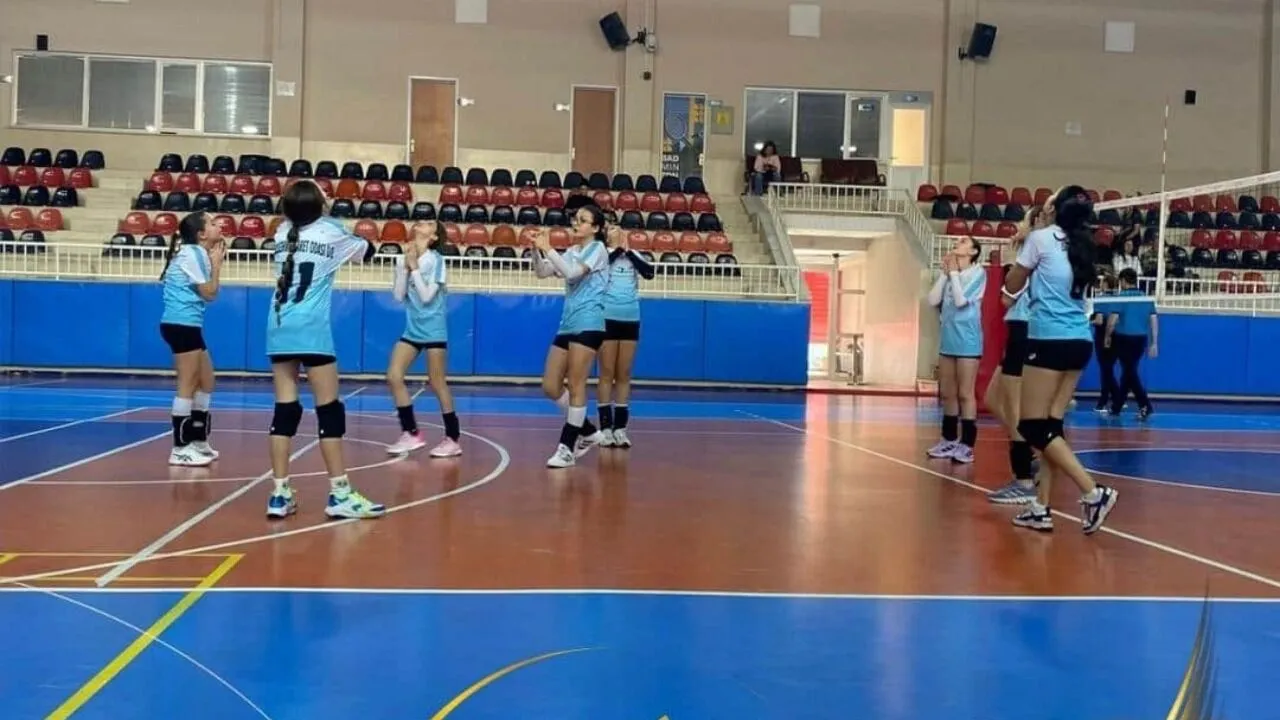 Voleybol Küçük Kız Karşılaşmaları