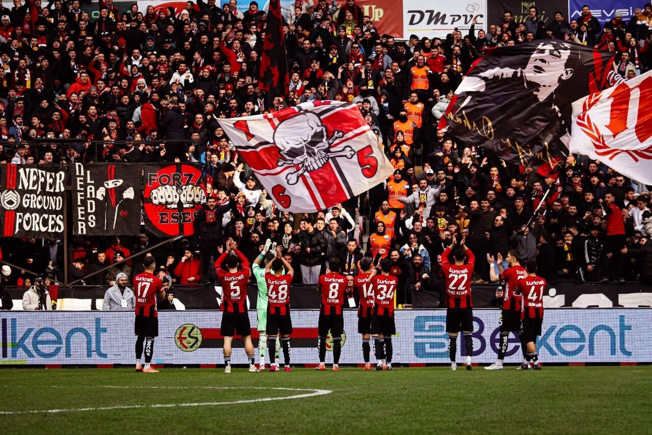 Eskişehirspor taraftarları, o maçı unutmadı!