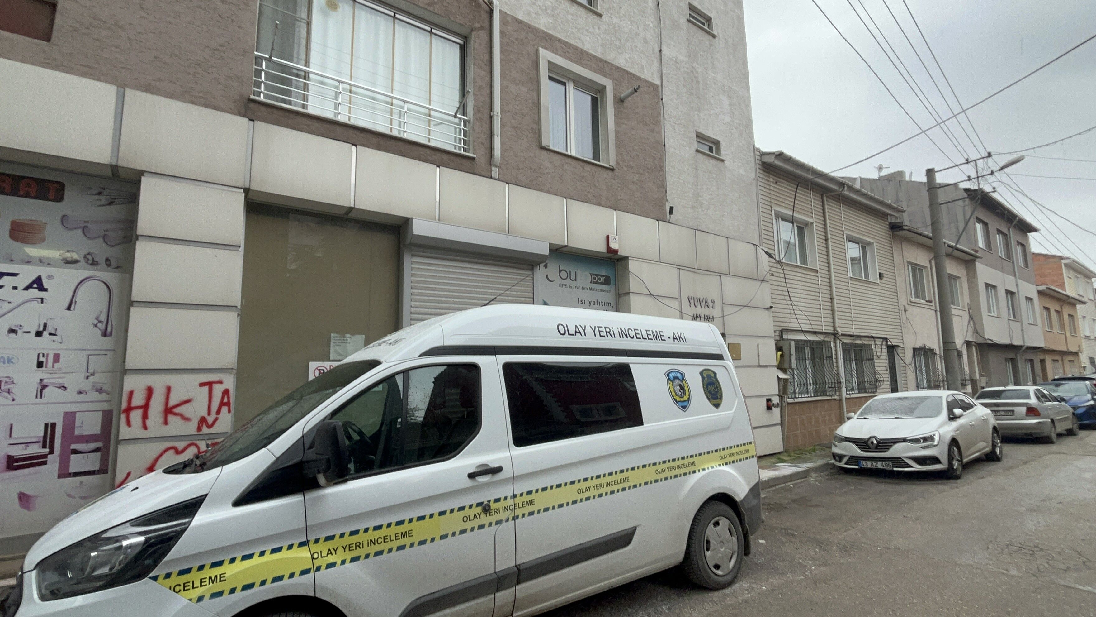 7'Nci Kattan Atlayan Adamın Evinden Eşinin Cesedi Çıktı (3)