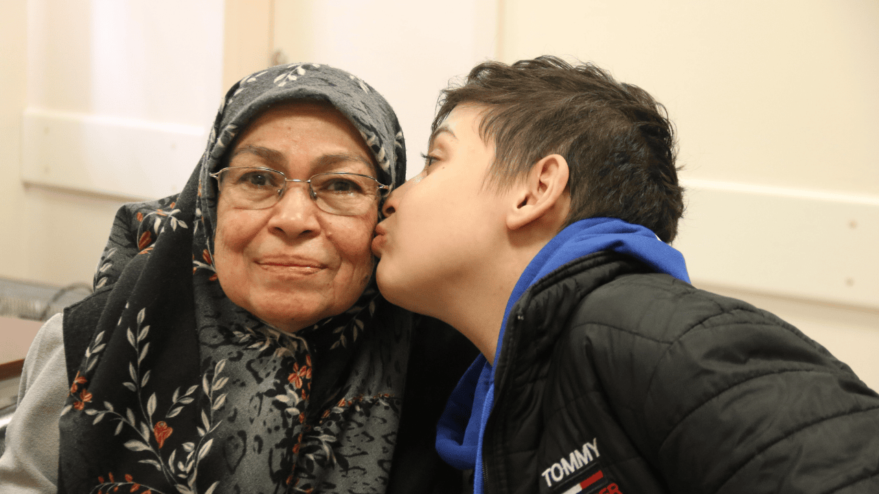 Anneanne Karataş Ve Berat (1)