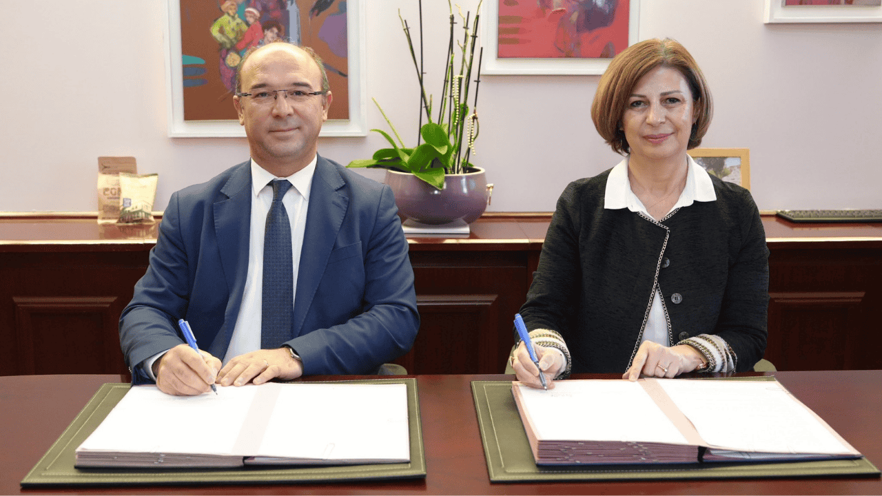 Ayşe Ünlüce Uğur Tepe