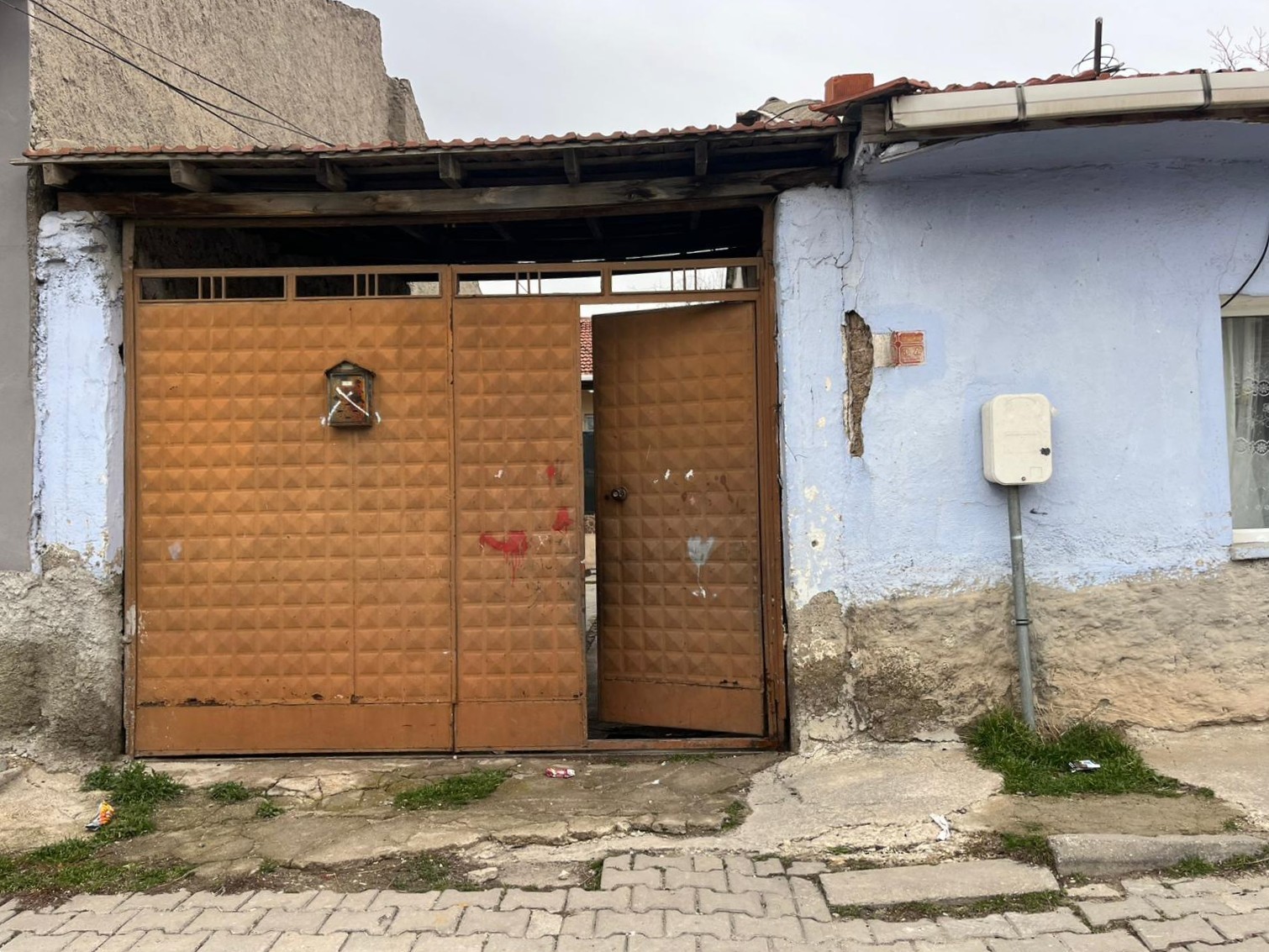 Çamaşır Makinasındaki Kaçak Elektrik Genç Kadını Çarptı (2)