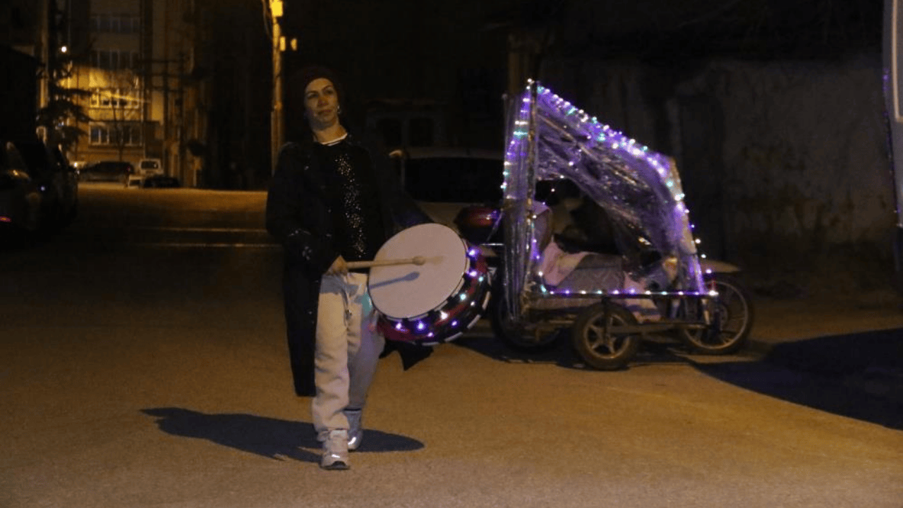 Eskişehir'de 45 Yaşındaki Kadın Torunu Yeniden Görebilsin Diye Çabalıyor (1)