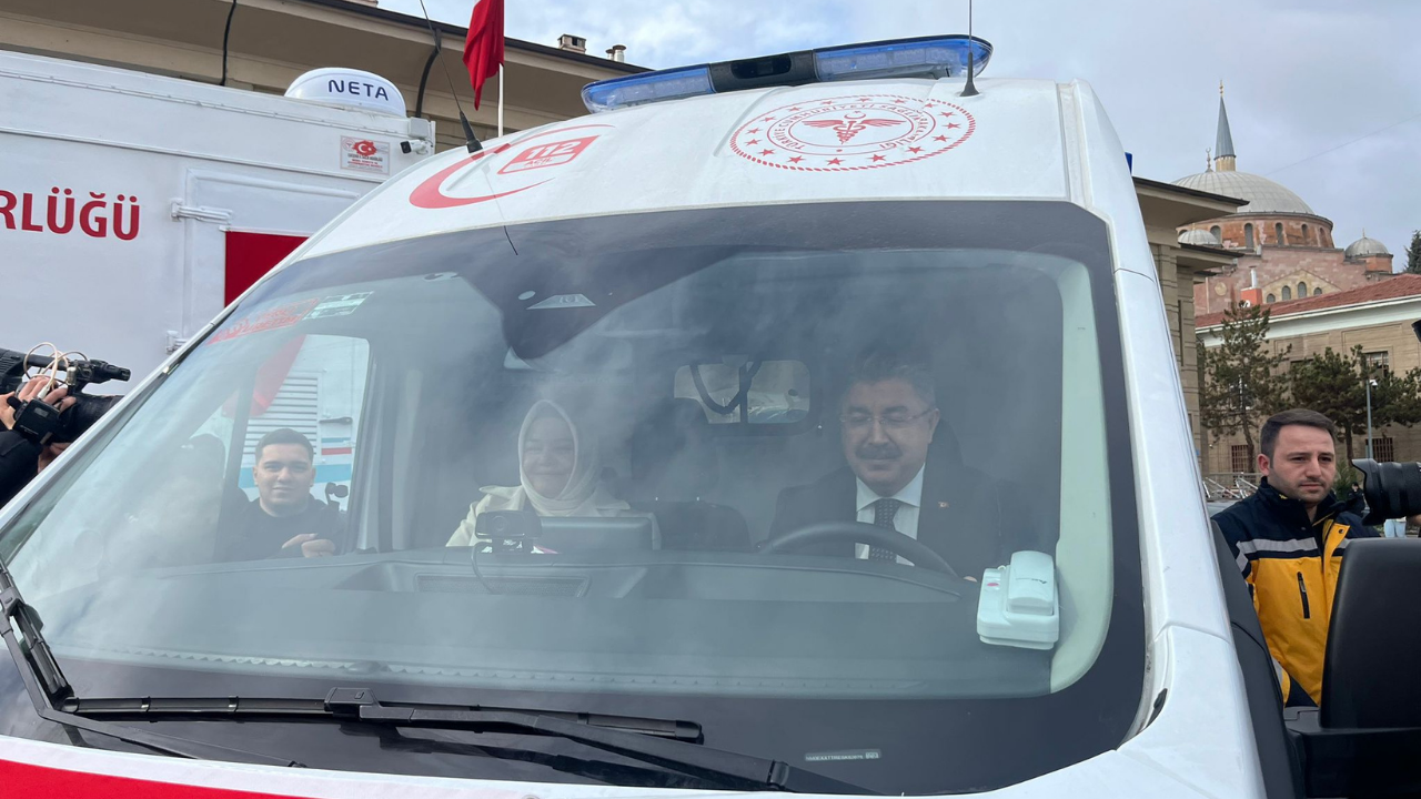 Eskişehir’e 10 Ambulans Ve Mobil Komuta Merkezi Teslim Edildi (3)