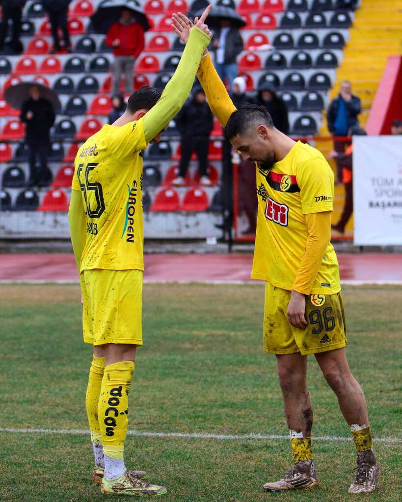 Eskişehirspor Zirveye Yerleşti