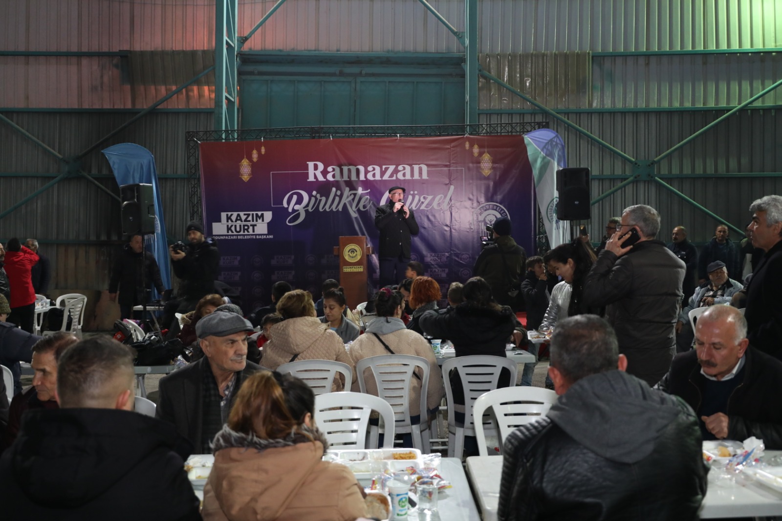 Odunpazarı’nda Ramazan Sofraları Dayanışmayla Kuruluyor (11)