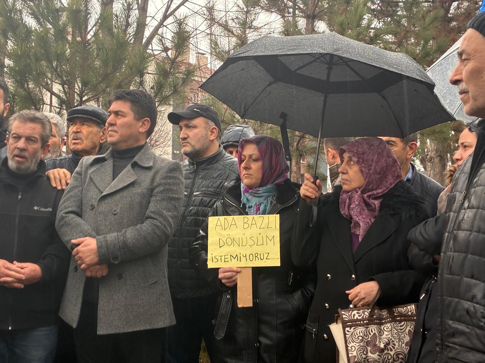 Yeşiltepe Karıştı Mahalle Sakinlerinden Muhtara “Istifa” Protestosu (1)