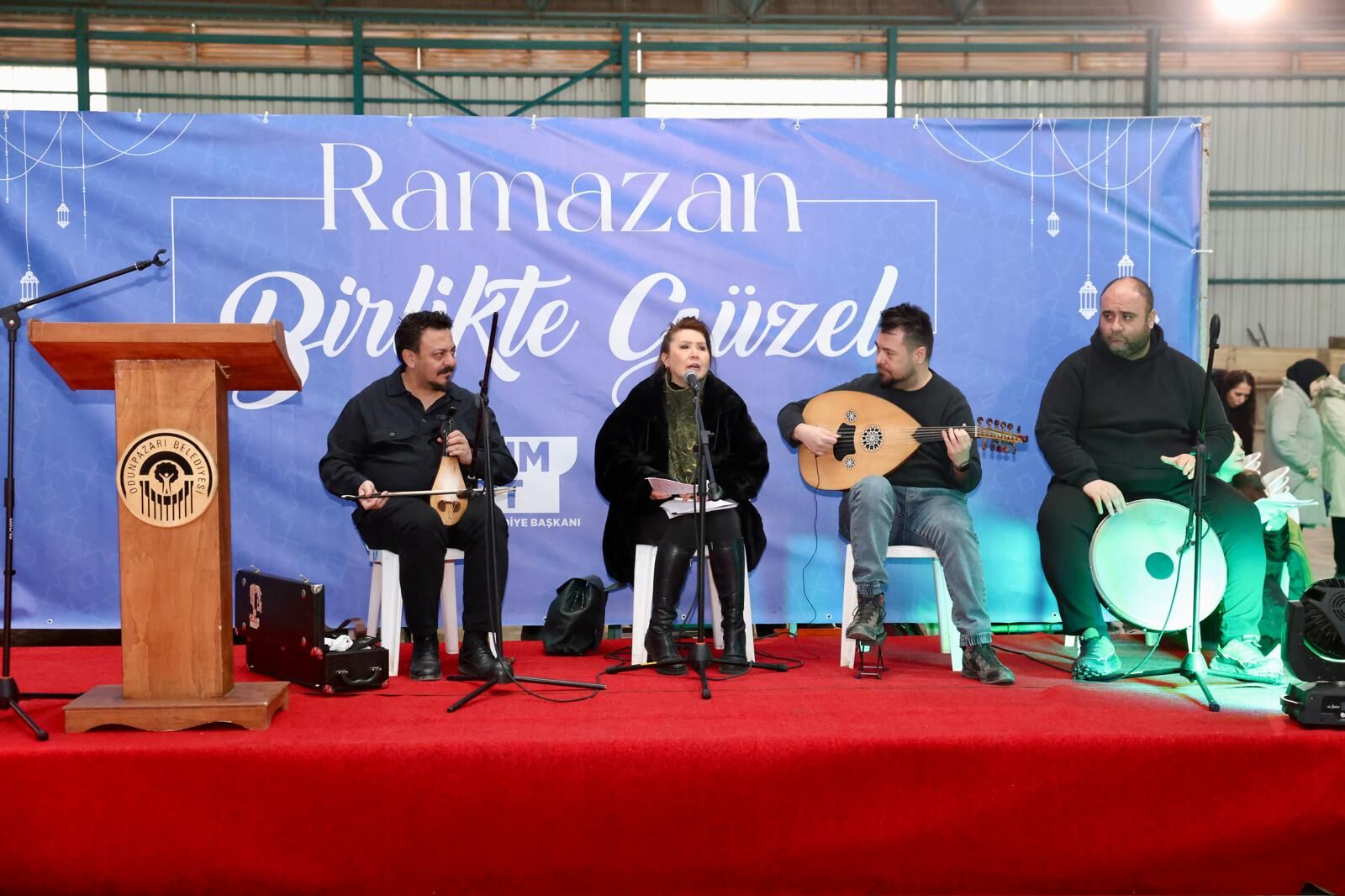 Başkan Kurt, 75.Yıl Mahallesi’nde Binlerce Vatandaşla Buluştu (8)