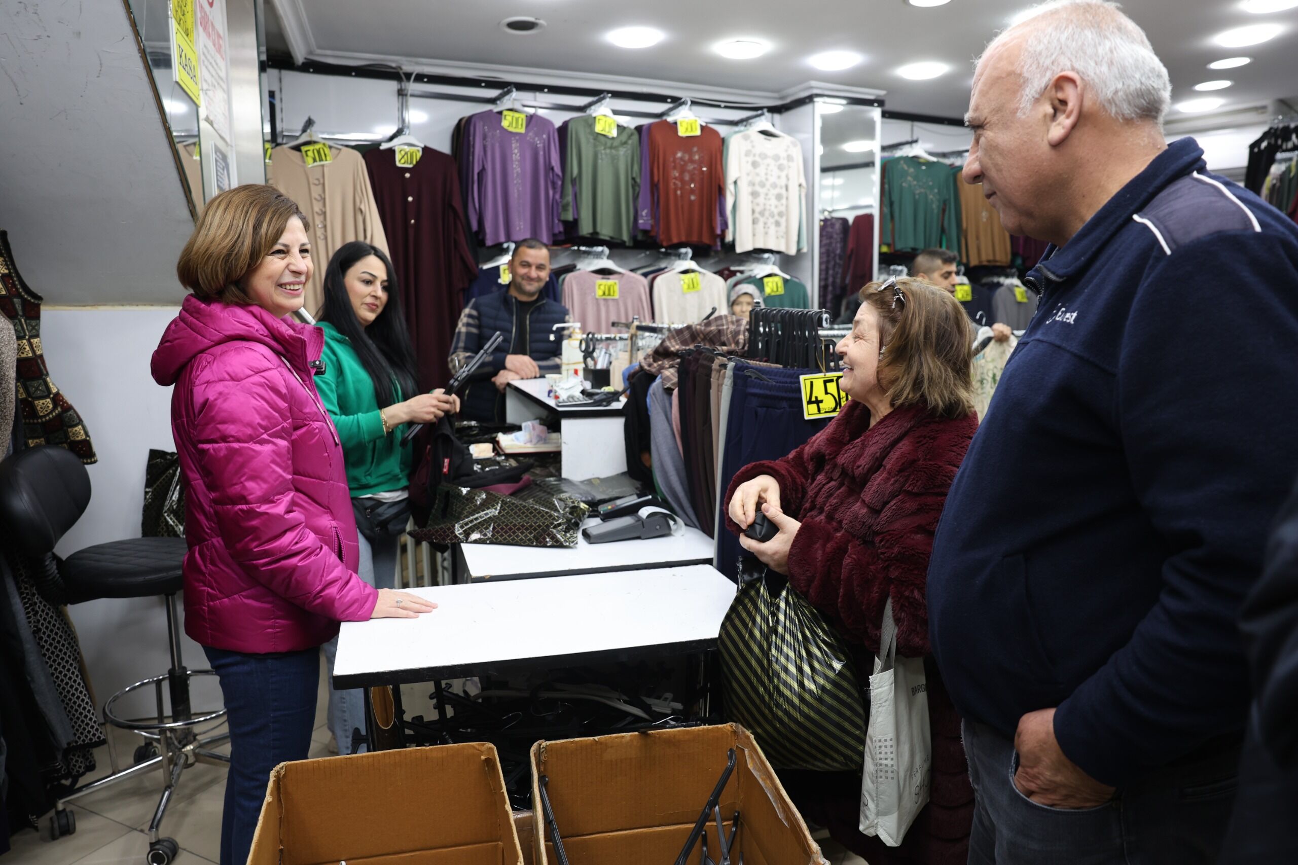 Başkan Ünlüce, Çarşida Bayram Coşkusunu Paylaşti (17)