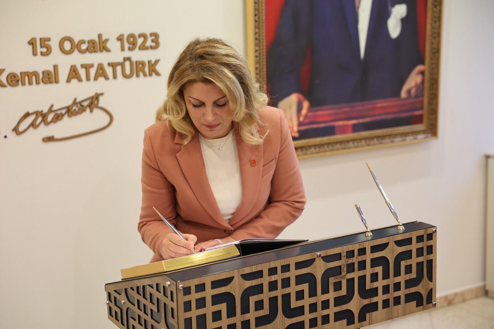 Chp Kadin Kollari Genel Başkani Asu Kaya’dan Başkan Ünlüce’ye Zi̇yaret (3)