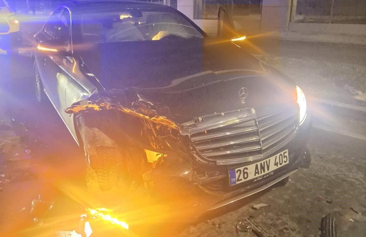 Eskişehir Kütahya Yolunda Kaza 3 Yaralı (1)