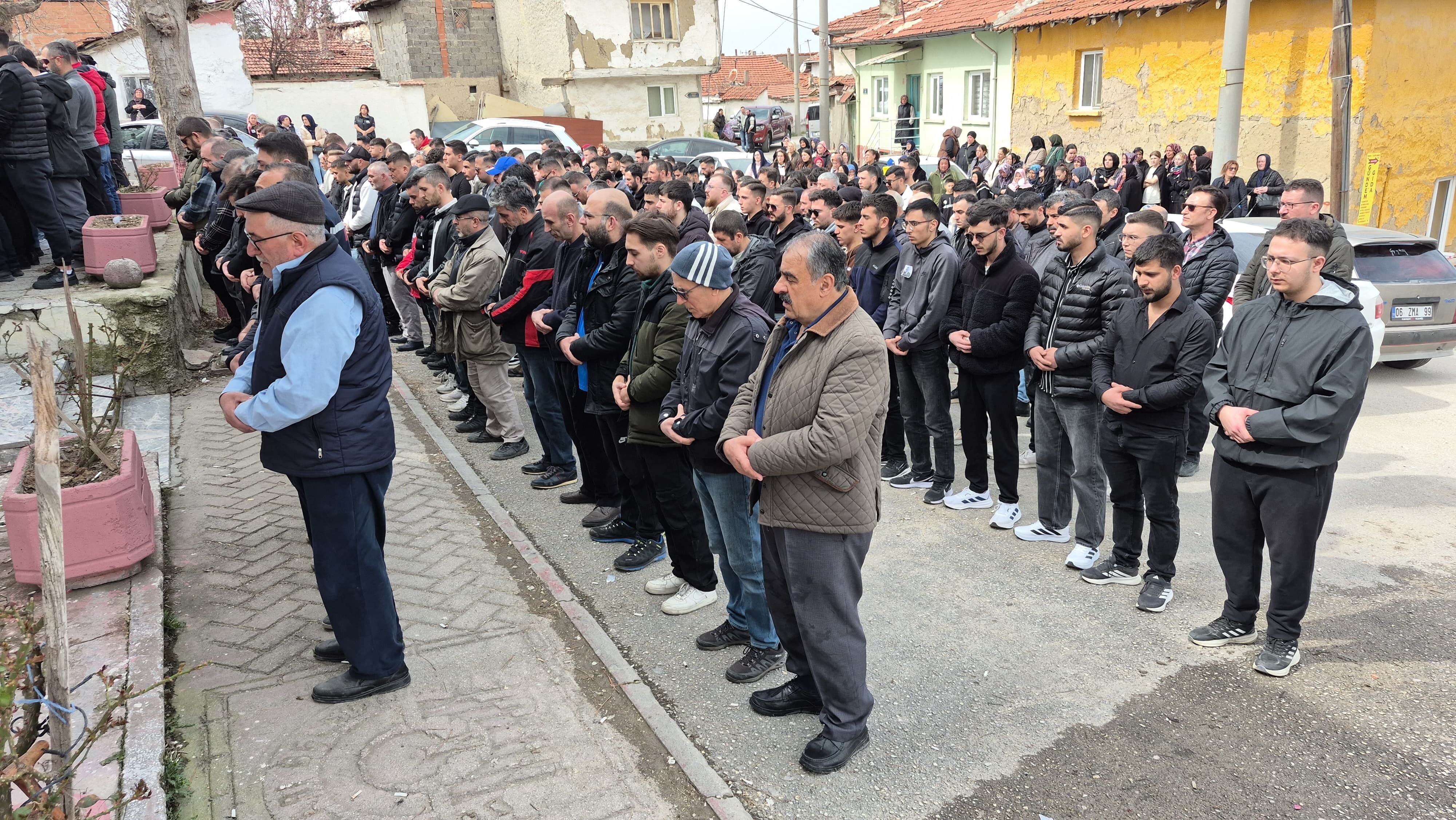 Kazada Hayatını Kaybeden Gencin Cenazesi