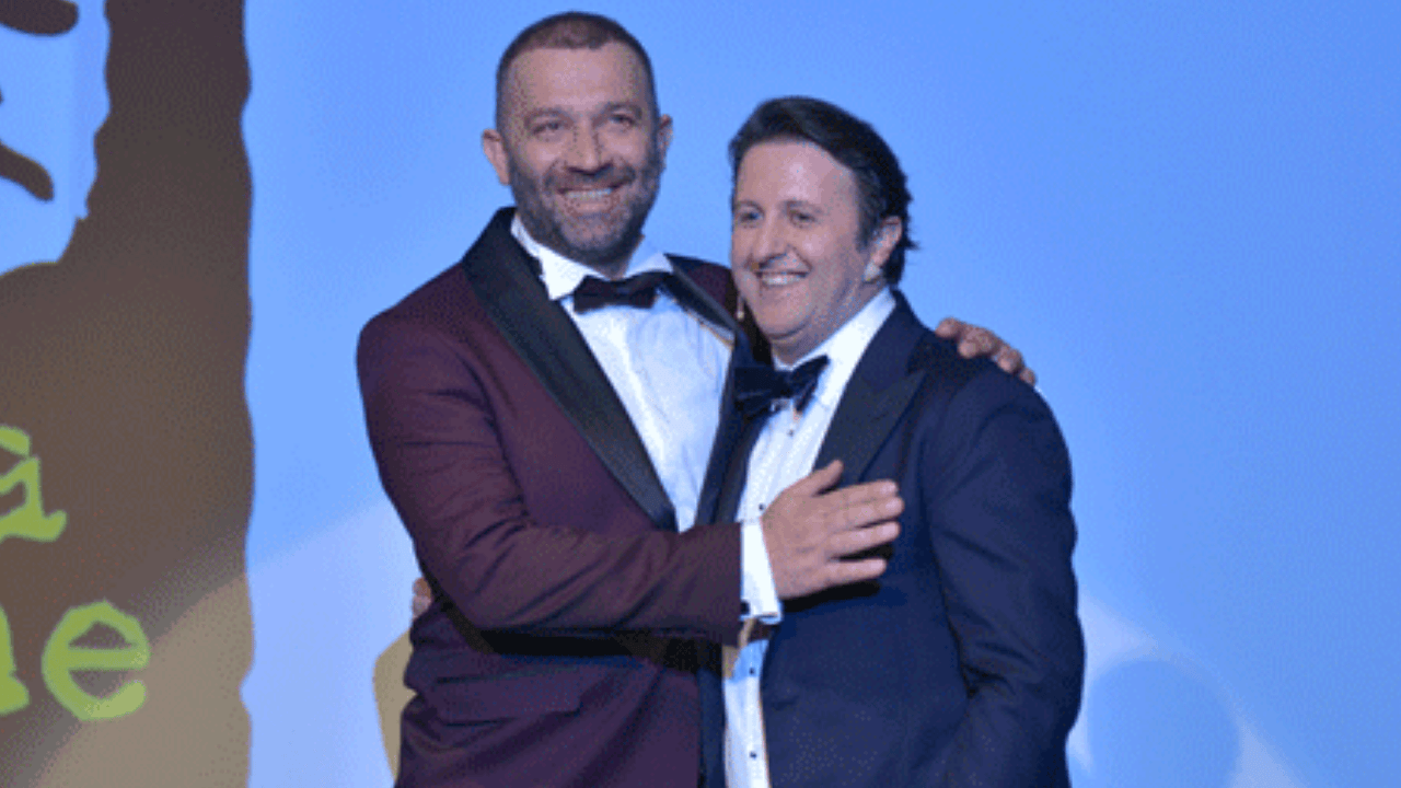 Şevket Çoruh Ve İlker Ayrık Dubai'de Mahsur Kaldı!