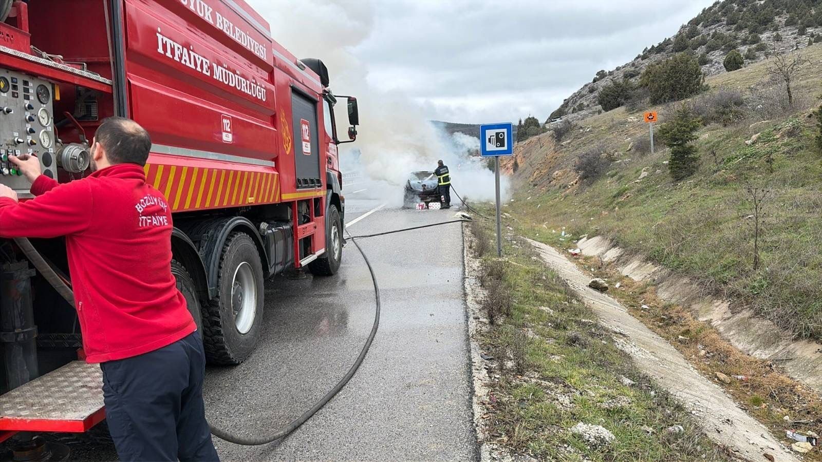 Seyir Halindeki Araç Bir Anda Alev Aldı (2)