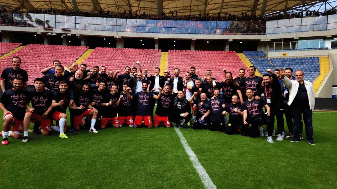 Ak Parti Eskişehir'den Eskişehirspor'a 226 Bin Tl'lik Prim Desteği (1)