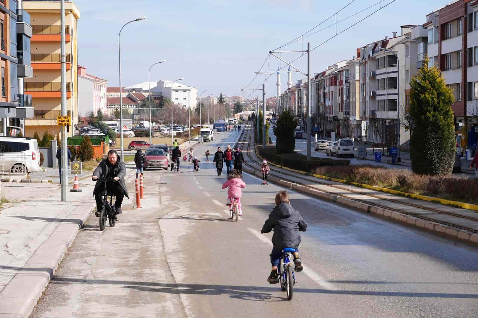 “Arabasiz Pazar” İle Şehi̇rde Sessi̇z Ve Temi̇z Bi̇r Gün (6)