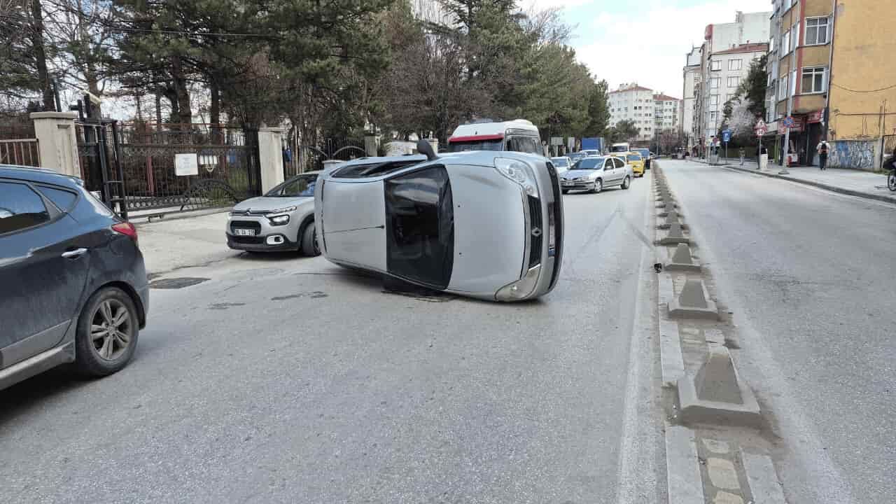 Eskişehir Yan Yatan Araba