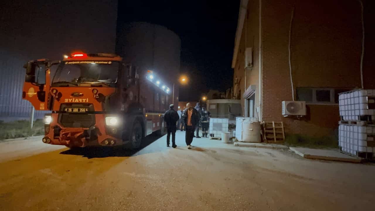 Eskişehir’de Su Arıtma Tesisinde Yangın Alevler Yükseldi (2)