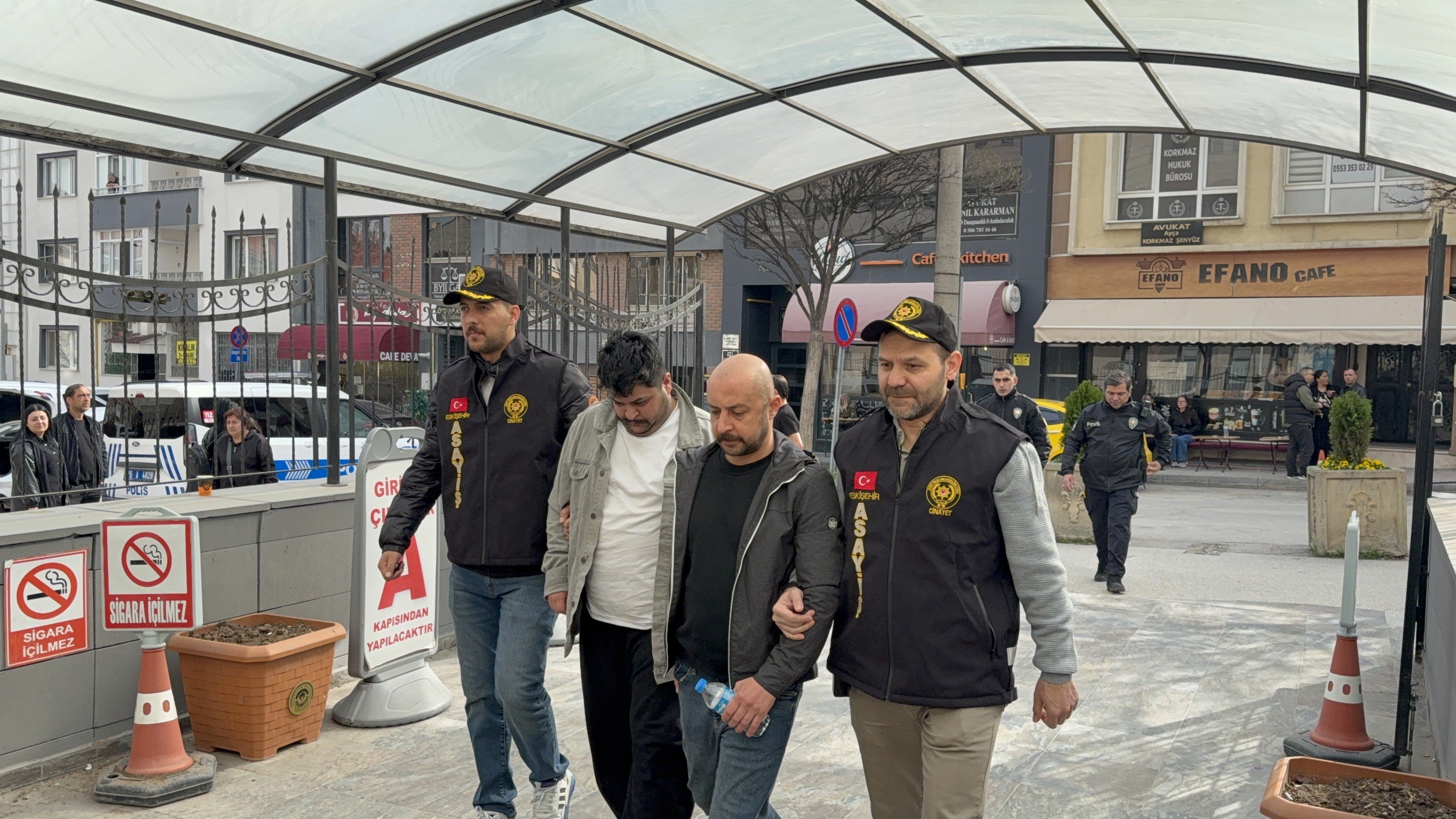 Eskişehir'deki Bıçaklı Kavgada Yeni Gelişme 5 Şüpheli Tutuklandı (2)