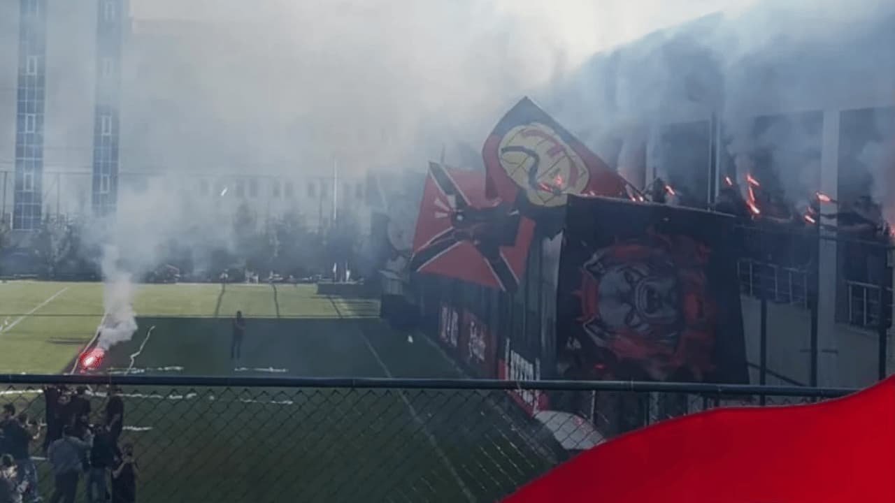 Eskişehirspor Taraftarı Rövanş Maçı Öncesi Takıma Moral Verdi (1)