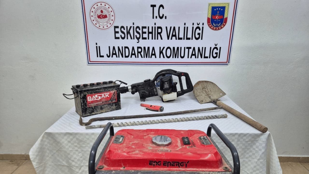 Jandarmadan Kaçak Kazıya Suç Üstü