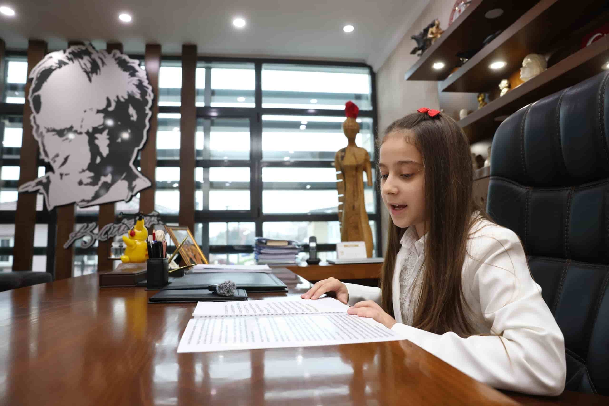 Odunpazarı’nda 23 Nisan Geleneği Sürdü Başkanlık Makamı Minik Melis’e Emanet (10)