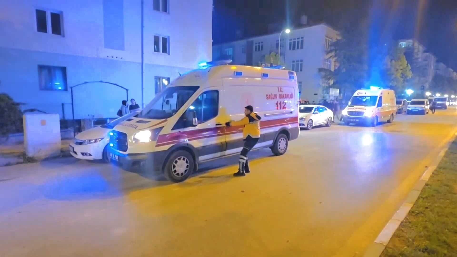 Kütahya'da iki genç bıçaklı saldırıda yaralandı