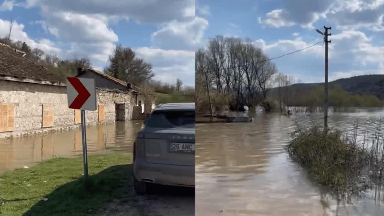 Eskişehir'de Bir Mahalle Sular Altında Kaldı, Yollar Kapandı (1)