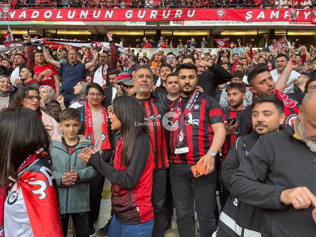 Haluk Levent-1