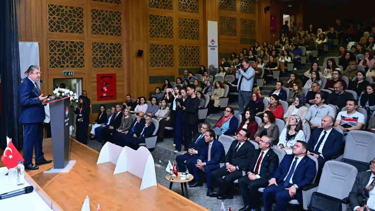 Vali Yılmaz Eskişehir Eğitimde Öncü Bir Şehir (1)