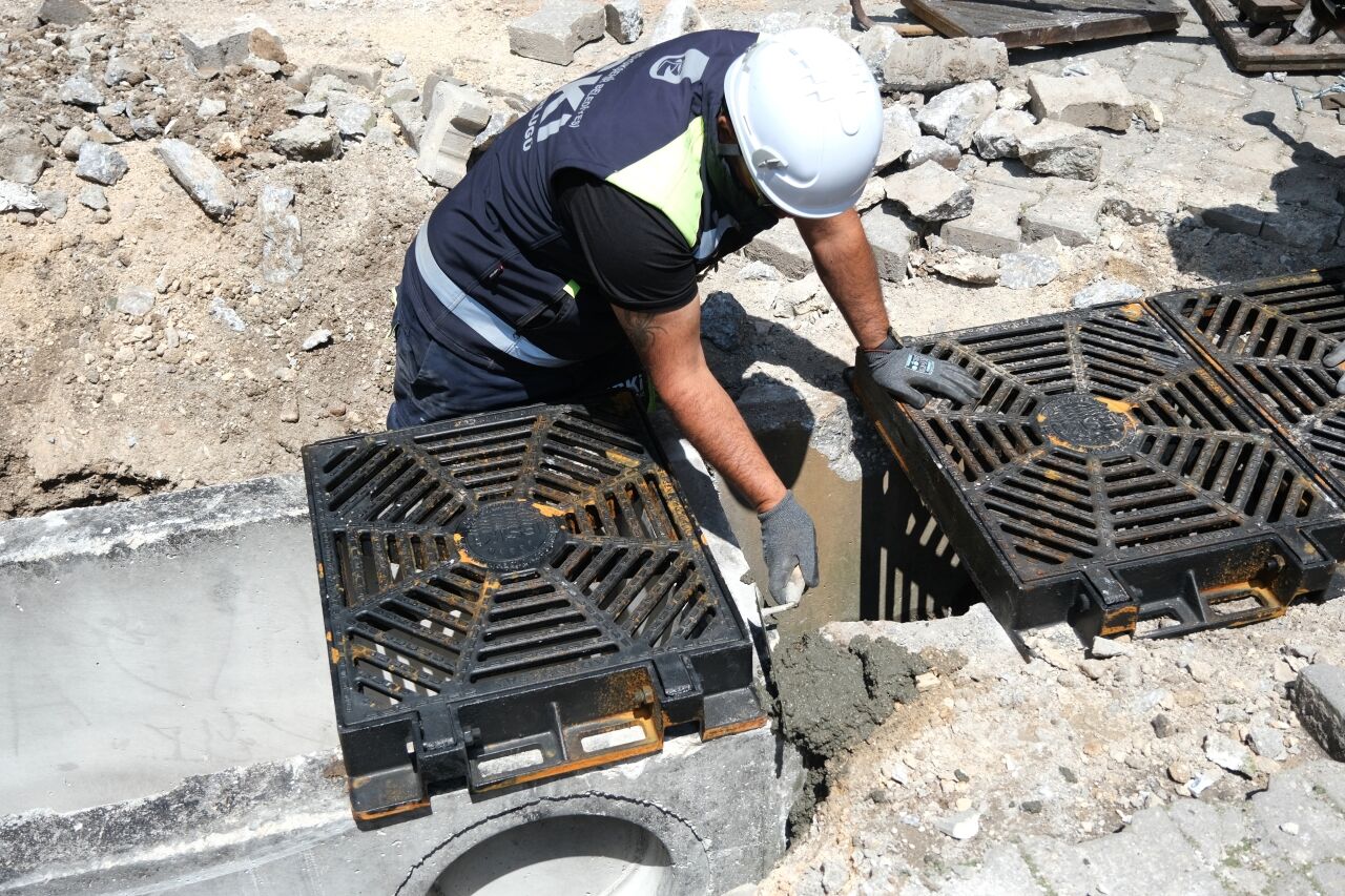 Alanönü Kolbaşi Sokak Yağmur Suyu Izgarasi Yapimi (3) (1)