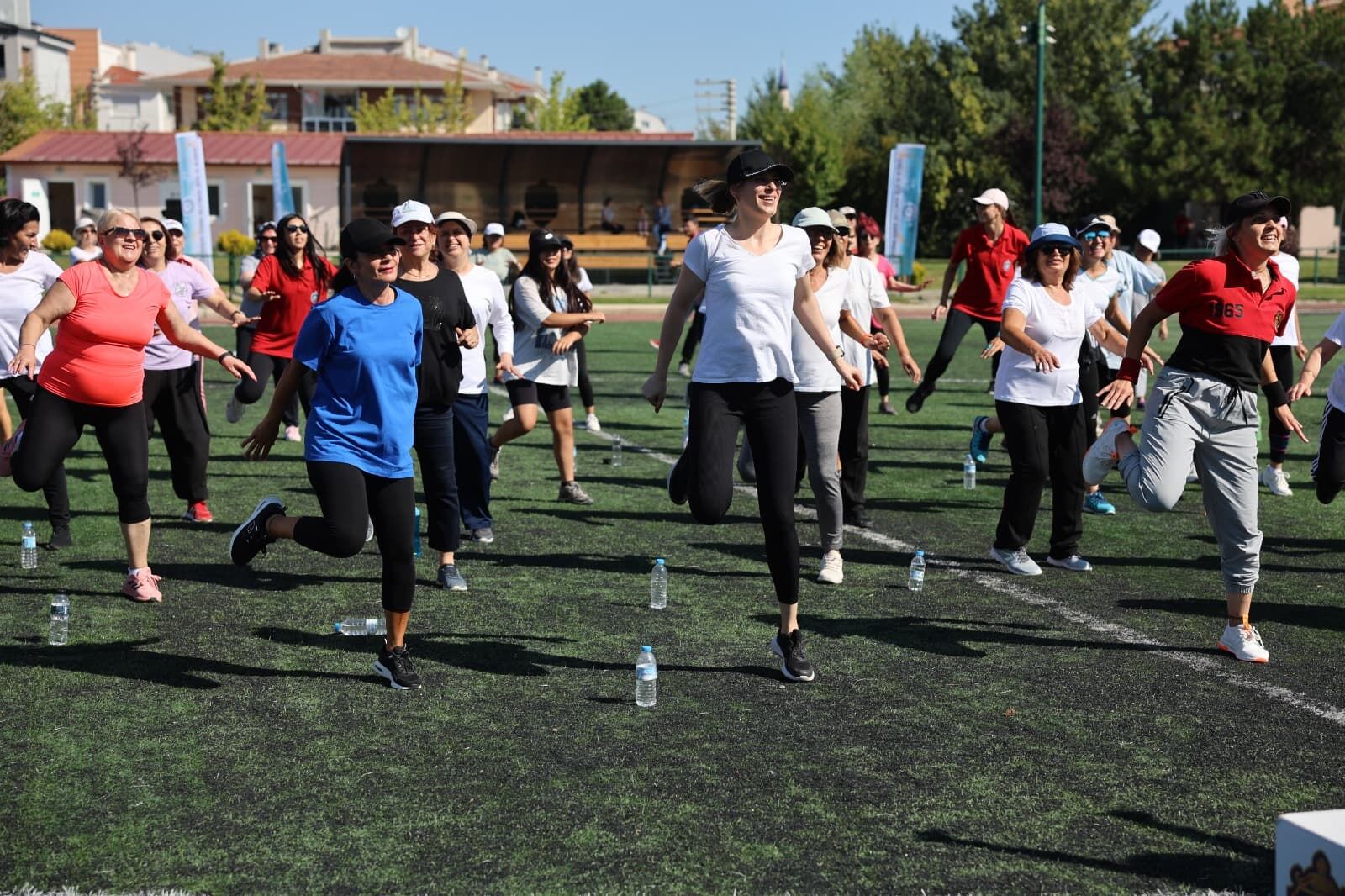 Büyükşehir Duyurdu! Parklarda Yoga, Pilates Ve Zumba Etkinlikleri Düzenlenecek4